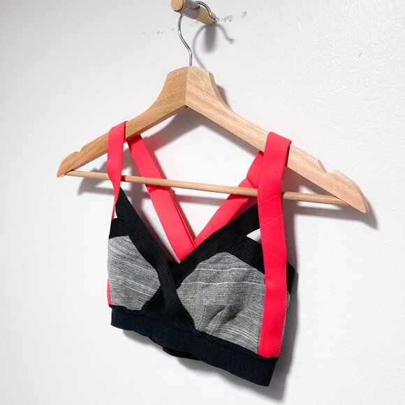 2 FOR $15 Community Aritzia Women's XS Activewear Stretch Mesh Sports Bra - Picture 5 of 11